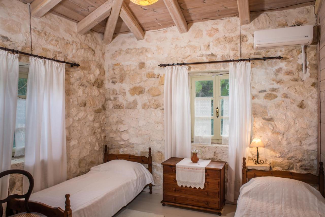 Jianni'S Villa - Stone Villa In The Greenery!! Vasilikos  Luaran gambar